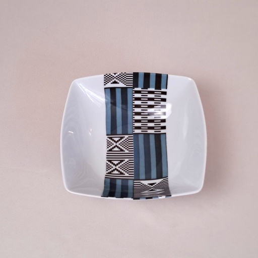 [AC-CA-NI1-RU-001] Assiette creuse/bowl Carrée : Kounta kanta ou tera tera du Nigers 1 profil Ruban