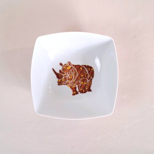 [AC-CA-BO1-RH-001] Assiette creuse/bowl Carrée : Bogolan 1 profil Rhinocéros